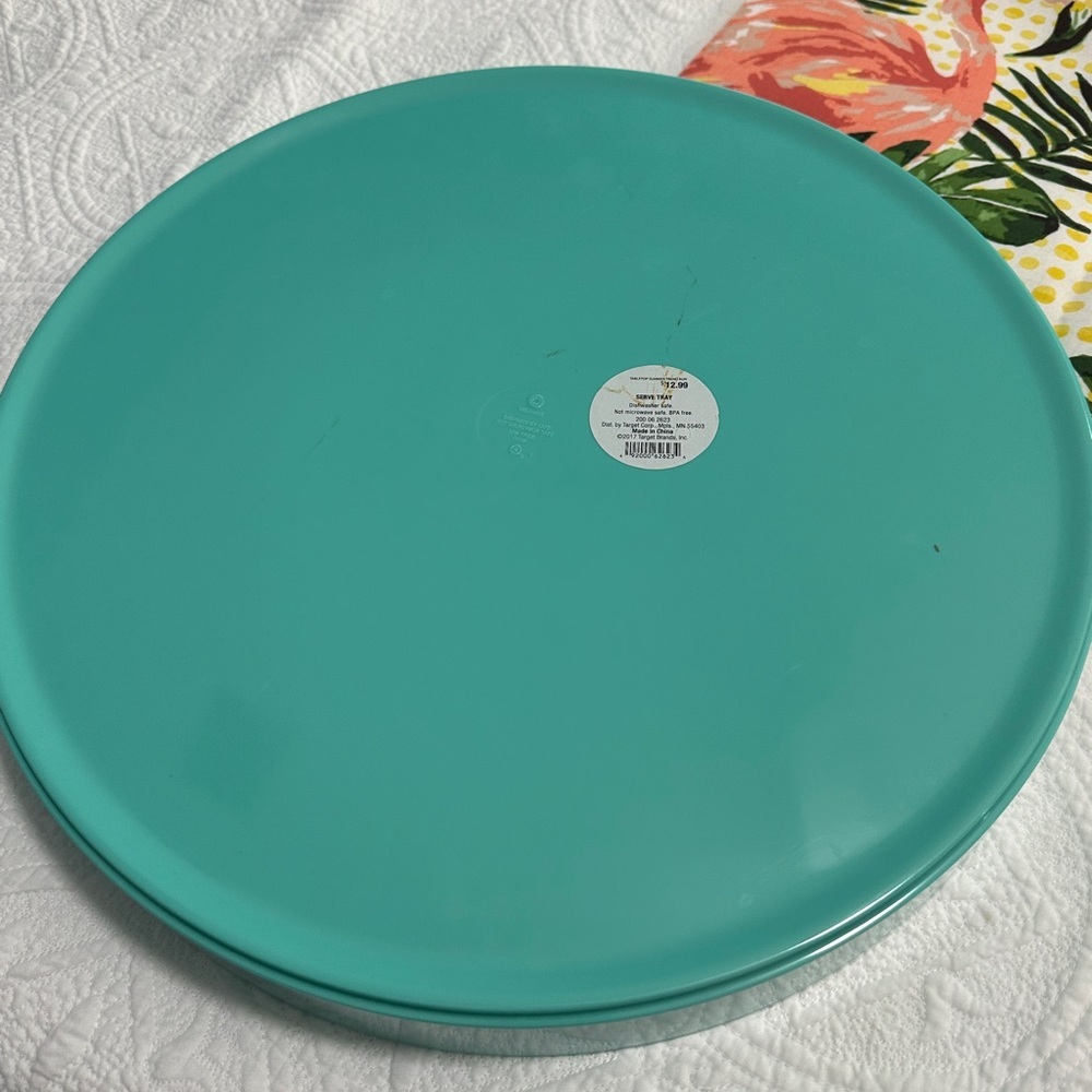 Target Flamingo Entertaining Set – 4 Placemats, 4 Napkins & Acrylic Serving Tray - Picture 3 of 6
